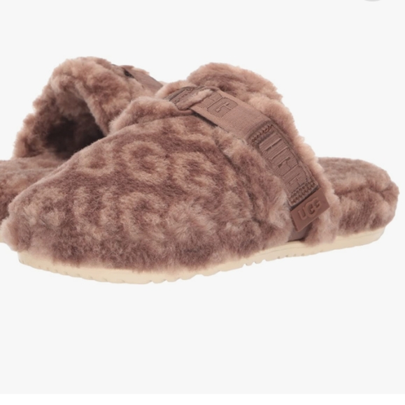 UGG Other - UGG Fluff it Pop Sheepskin Slippers